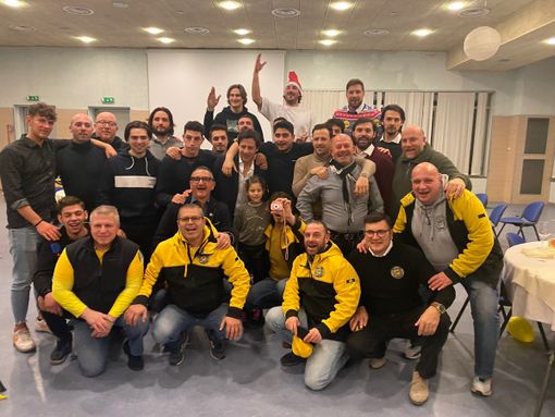 FOTO. «Le grandi famiglie come la nostra fanno la differenza»: Mastini, festa con i tifosi al De Filippi. Sperando di potere fare bis, e anche tris... FOTO. «Le grandi famiglie come la nostra fanno la differenza»: Mastini, festa con i tifosi al De Filippi. Sperando di potere fare bis, e anche tris...