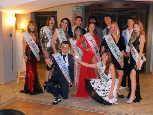 Tanti i partner che hanno sposato questo speciale appuntamento: oltre al Comune di Lavena Ponte Tresa, Facility Gest, Fp eventi, Varese Pellicce, Ottica ILOP e i ristoratori della zona Tanti i partner che hanno sposato questo speciale appuntamento: oltre al Comune di Lavena Ponte Tresa, Facility Gest, Fp eventi, Varese Pellicce, Ottica ILOP e i ristoratori della zona