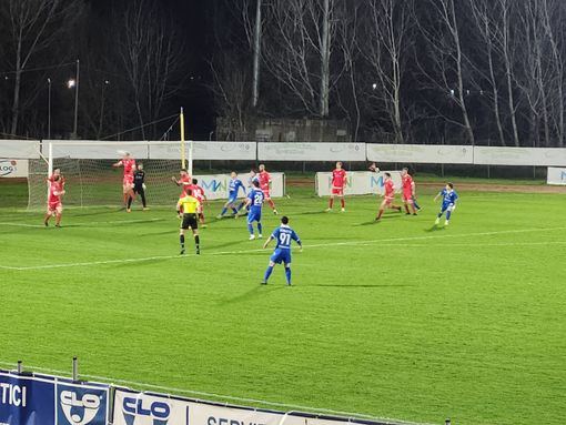 Il grande pubblico che oggi a Broni ha assistito a Oltrepò-Pavia finita 2-0: domenica rivincita che conta, ma al Fortunati, nella semifinale playoff Il grande pubblico che oggi a Broni ha assistito a Oltrepò-Pavia finita 2-0: domenica rivincita che conta, ma al Fortunati, nella semifinale playoff