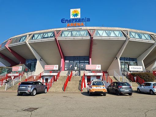 Palazzetto, cantiere al via: scatta il divieto di sosta per 10 mesi sull’intero piazzale Palazzetto, cantiere al via: scatta il divieto di sosta per 10 mesi sull’intero piazzale