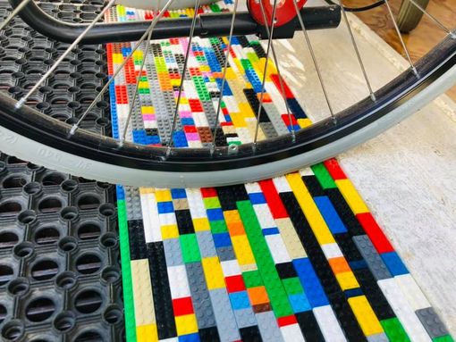 Le pedane per disabili realizzate con mattoncini Lego