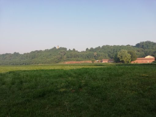 Uno splendido scatto dalla pagina Facebook "Piane Viscontee del Varesotto". In galleria, la cappella del San Gaetano e il pensiero della piccola Giulia