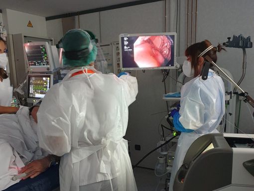 Laser made in Samarate migliora la qualità della vita di un paziente spagnolo dopo il trapianto di esofago