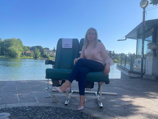 Sesto Calende si prepara a celebrare i 100 anni dell'Aeronautica con un'installazione davvero particolare sul lungofiume, il sedile di un aereo