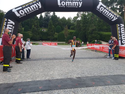 Il kenyano Julius Kariba Njeri vince l'ottava edizione della Tra Ville e Giardini