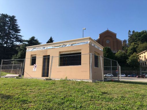 La casetta &quot;green&quot; della polizia locale di Varese arriva in piazza Repubblica