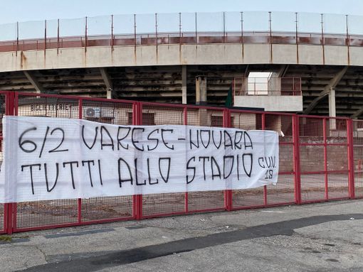 Tutti allo stadio per Varese-Novara: da Masnago a Jerago, striscioni e grande attesa. Prevendita: 200 novaresi Tutti allo stadio per Varese-Novara: da Masnago a Jerago, striscioni e grande attesa. Prevendita: 200 novaresi