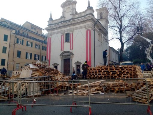 VIDEO - Dalle 20.50 segui su VareseNoi il grande spettacolo del falò di Sant'Antonio