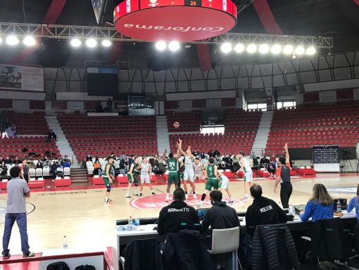 Varese, via all'Eurolega giovanile. Impressionano francesi e Badalona Varese, via all'Eurolega giovanile. Impressionano francesi e Badalona