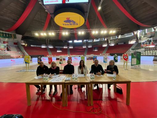 FOTO - Varese School Cup: la provincia del basket fa scendere in campo i suoi giovani studenti FOTO - Varese School Cup: la provincia del basket fa scendere in campo i suoi giovani studenti