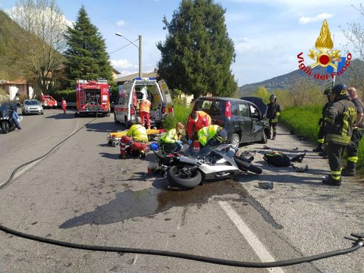 Le immagini del tragico scontro di Laveno inviate dai vigili del fuoco intervenuti sul posto