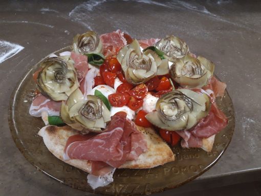 Una delle creazioni di Leo Coppola alla pizzeria Vecchio Ottocento di Gavirate