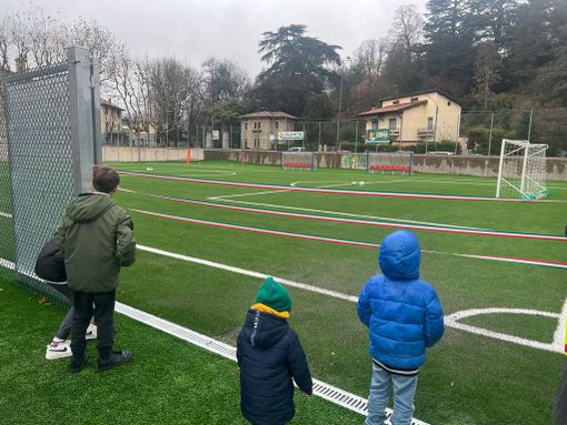 FOTO e VIDEO - Il "gioiellino" di Masnago è pronto per il pallone: «Un dono per voi ragazzi»