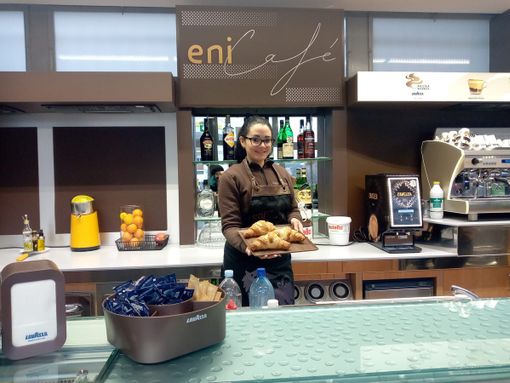 C'è una donna a guidare uno dei distributori di benzina più storici di Varese