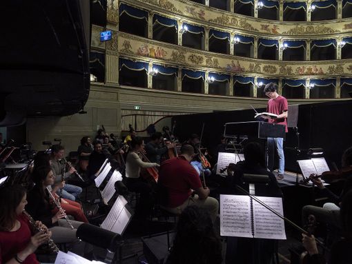 Giovanni Conti, un varesino a capo dell'Orchestra dell'Accademia della Scala: «Un'emozione dirigere nella mia città»