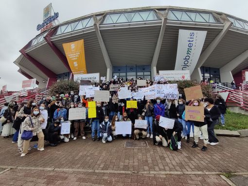 FOTO. Studenti del liceo Artistico in sciopero: «Disorganizzazione e mancata comunicazione»
