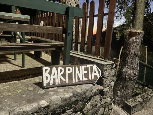 Al Sacro Monte chiude il Bar Pineta. «Ci mancherà quella calda accoglienza che sapeva di casa»