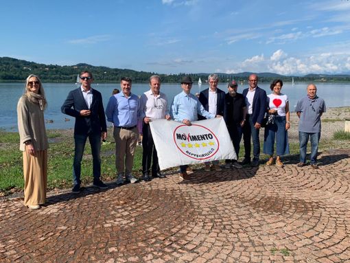 VIDEO - Il lago di Varese suggella l’alleanza tra Galimberti e il Movimento 5 Stelle