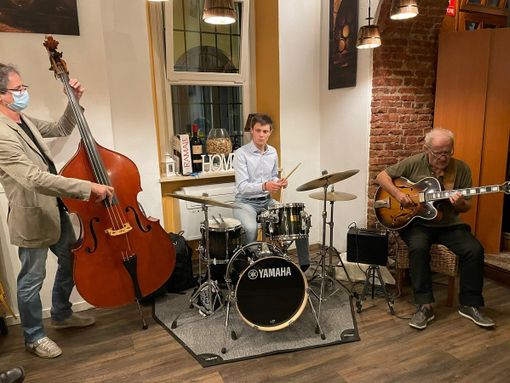 VIDEO e FOTO - Un angolo di New York e Kansas City a Varese con lo Swing Jazz de Al Vicolino