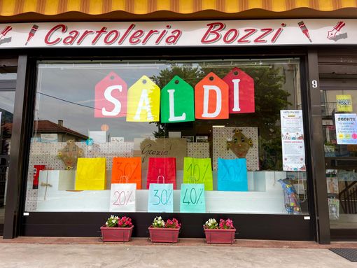 La cartoleria Bozzi, in via IV Novembre ad Arcisate, aperta dal 1961 La cartoleria Bozzi, in via IV Novembre ad Arcisate, aperta dal 1961