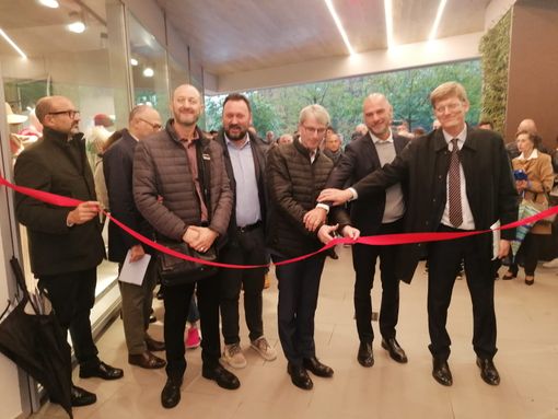 VIDEO E FOTO. Gli australiani riflettono, gli inglesi agiscono: a un passo dallo stadio il complesso immobiliare Borghi 18 VIDEO E FOTO. Gli australiani riflettono, gli inglesi agiscono: a un passo dallo stadio il complesso immobiliare Borghi 18