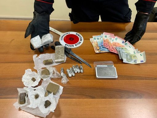 Castellanza, spaccio in zona rossa: arrestato un giovane con 400 grammi di hashish Castellanza, spaccio in zona rossa: arrestato un giovane con 400 grammi di hashish