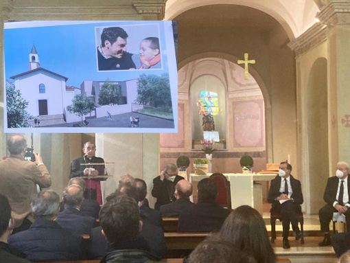 Prima pietra della casa Fabrizio Frizzi. I bimbi malati avranno accanto le famiglie anche grazie a Busto