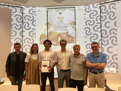 VIDEO - Ottanta auto storiche per la classica di inizio estate. Tutto pronto per la Varese-Campo dei Fiori