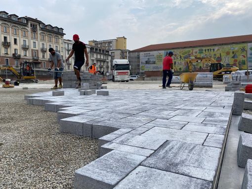 Piazza Repubblica si trasforma così: ecco la nuova pavimentazione