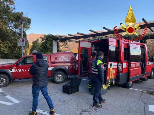 Proseguono le ricerche dell'uomo scomparso in Val Veddasca. Vigili del fuoco e soccorso alpino passano al setaccio i boschi Proseguono le ricerche dell'uomo scomparso in Val Veddasca. Vigili del fuoco e soccorso alpino passano al setaccio i boschi