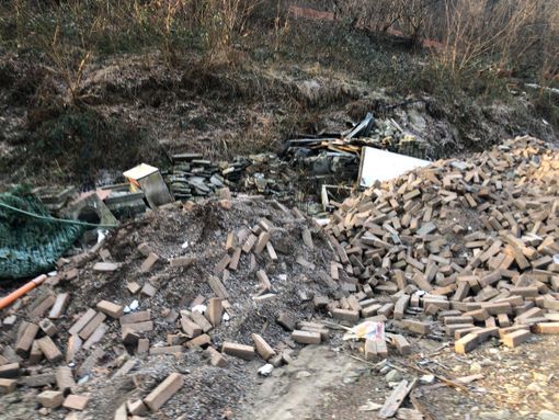 La discarica abusiva scoperta grazie a una segnalazione anonima arrivata dal Canton Ticino