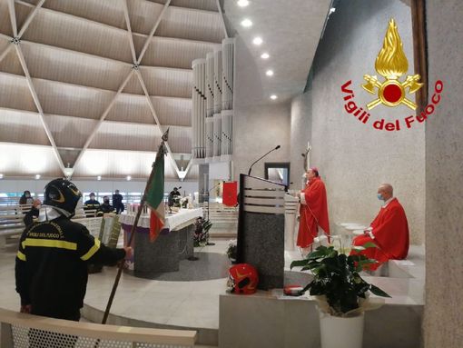 FOTO. I vigili del fuoco celebrano Santa Barbara con una messa alla Kolbe FOTO. I vigili del fuoco celebrano Santa Barbara con una messa alla Kolbe