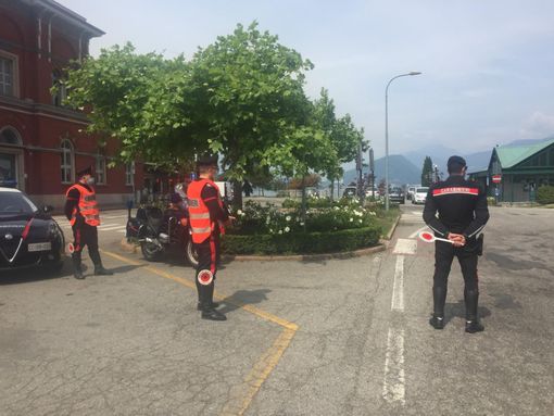 Maxi furto di quadri e argenteria in una villa di Laveno: il ladro incastrato dai Ris