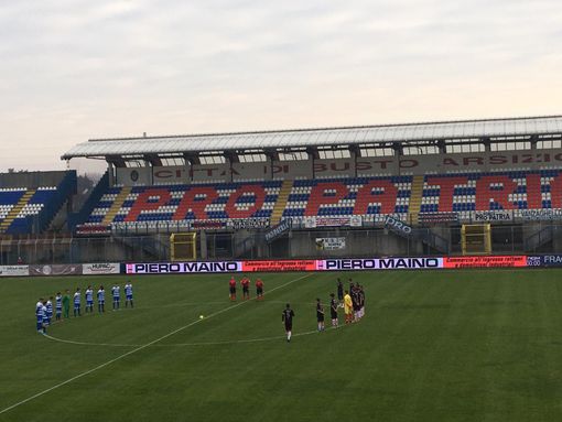 Alla Pro Patria manca il gol: è 0-0 con il Grosseto. L'emozione più grande è l'omaggio a Maradona