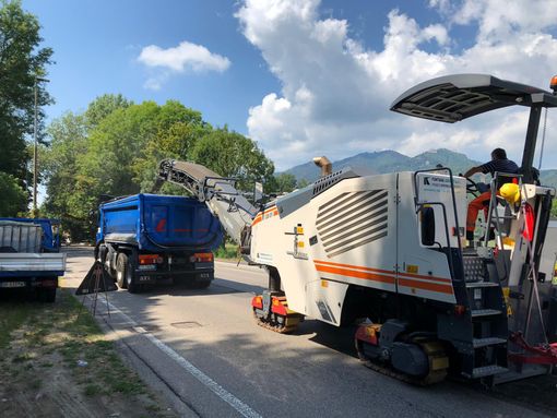 Varese, asfaltature avanti tutta: ora tocca a Giubiano Varese, asfaltature avanti tutta: ora tocca a Giubiano