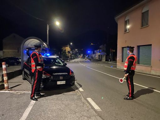 Positivo al Coronavirus si mette alla guida dell'auto: denunciato dai carabinieri