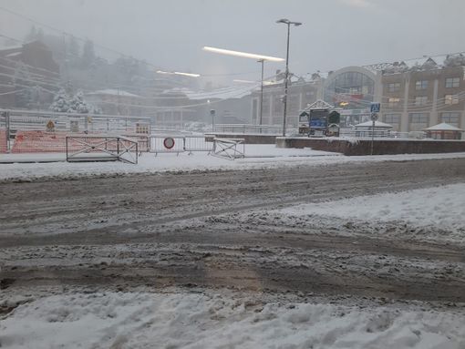 La situazione in piazza Repubblica a Varese intorno alle 8.30 di oggi La situazione in piazza Repubblica a Varese intorno alle 8.30 di oggi