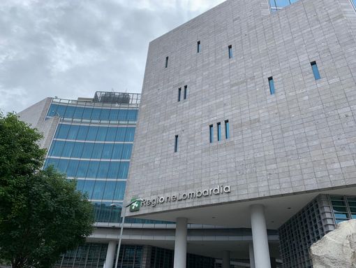 La Lombardia chiede al governo lo stop di attività e spostamenti dalle 23 alle 5 del mattino