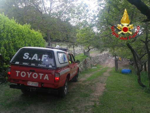 Valceresio, uomo scivola in una zona impervia: in azione l'elicottero dei vigili del fuoco Valceresio, uomo scivola in una zona impervia: in azione l'elicottero dei vigili del fuoco