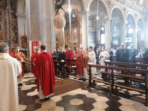 Brucia il faro nella Basilica di San Vittore per la messa in memoria del nostro patrono