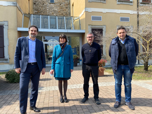 Alfieri e Astuti al “Don Guanella” di Ispra: «Rafforzare l'alleanza fra istituzioni e privato per accogliere chi fugge dalla guerra» Alfieri e Astuti al “Don Guanella” di Ispra: «Rafforzare l'alleanza fra istituzioni e privato per accogliere chi fugge dalla guerra»