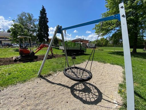 Due nuovi giochi nell'area per bambini di Avigno