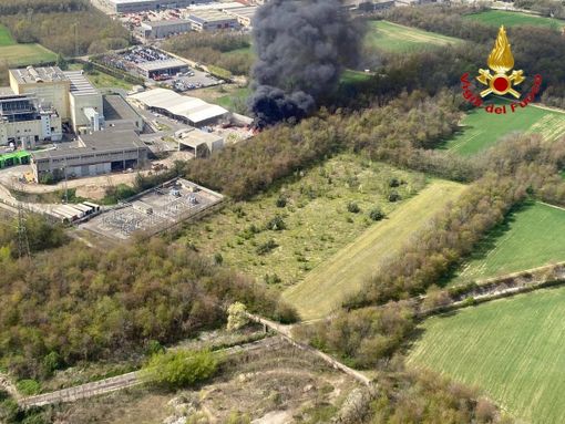 Incendio in Accam, Neutalia: «A fuoco ingombranti non pericolosi» Incendio in Accam, Neutalia: «A fuoco ingombranti non pericolosi»