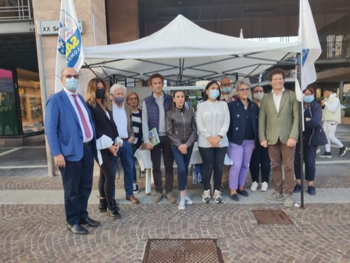 La Lega torna in piazza XX Settembre al fianco dei commercianti: «Riappropriamoci degli spazi»