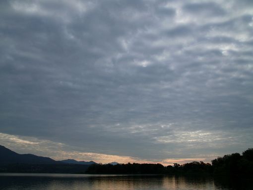 Piogge, variabilità e temperatura giù fino a lunedì. Con la sorpresa della neve al Campo dei Fiori Piogge, variabilità e temperatura giù fino a lunedì. Con la sorpresa della neve al Campo dei Fiori
