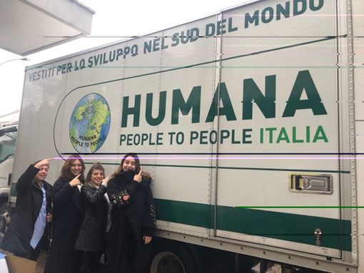 All’Olga Fiorini la moda diventa sostenibile con la raccolta di abiti usati