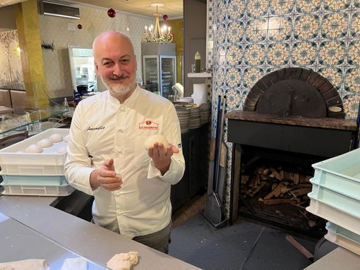 Cinquant'anni di Piedigrotta, dove nasce la pizza più amata dai varesini: «Da Vasco ai giovanissimi, qui tutti trovano un sorriso»