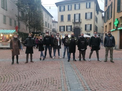 VIDEO. Chiusura alle 18 dei locali pubblici, baristi e ristoratori organizzano la protesta
