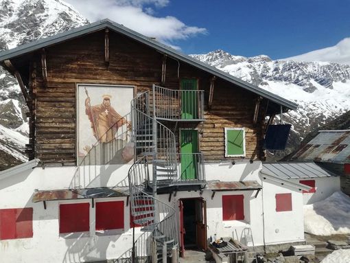 Rifugi Zamboni e Pietro Crosta, seggiovia, funivia: l'Ossola vi attende a braccia aperte per la stagione estiva
