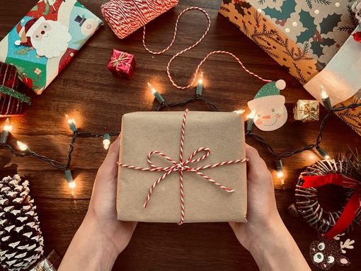 La generosità dei varesini: in coda per consegnare le "Scatole di Natale" per i bisognosi